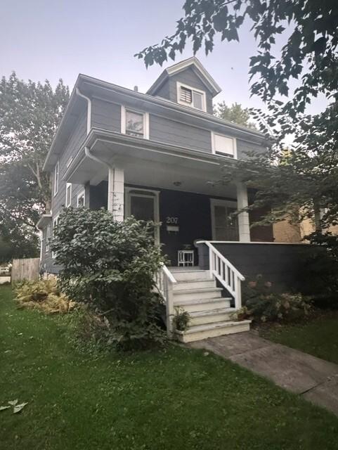 207 Sophia St., West Chicago, IL 60185