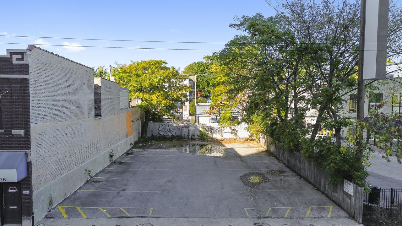 5828 N Broadway St., Chicago, IL 60660