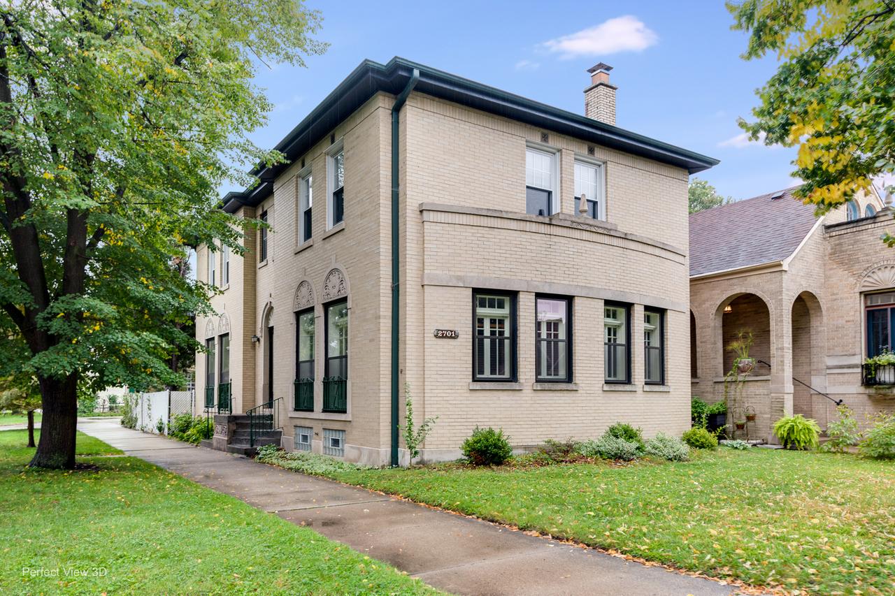 2701 W Farwell Ave., Chicago, IL 60645