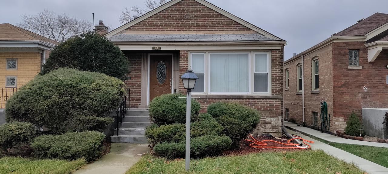 8940 S Bennett Ave., Chicago, IL 60617
