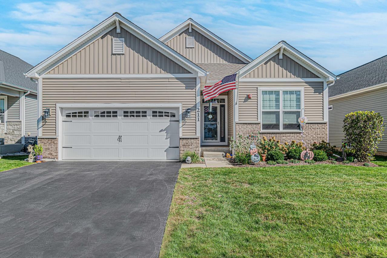 211 N Sunset Ln., Addison, IL 60101