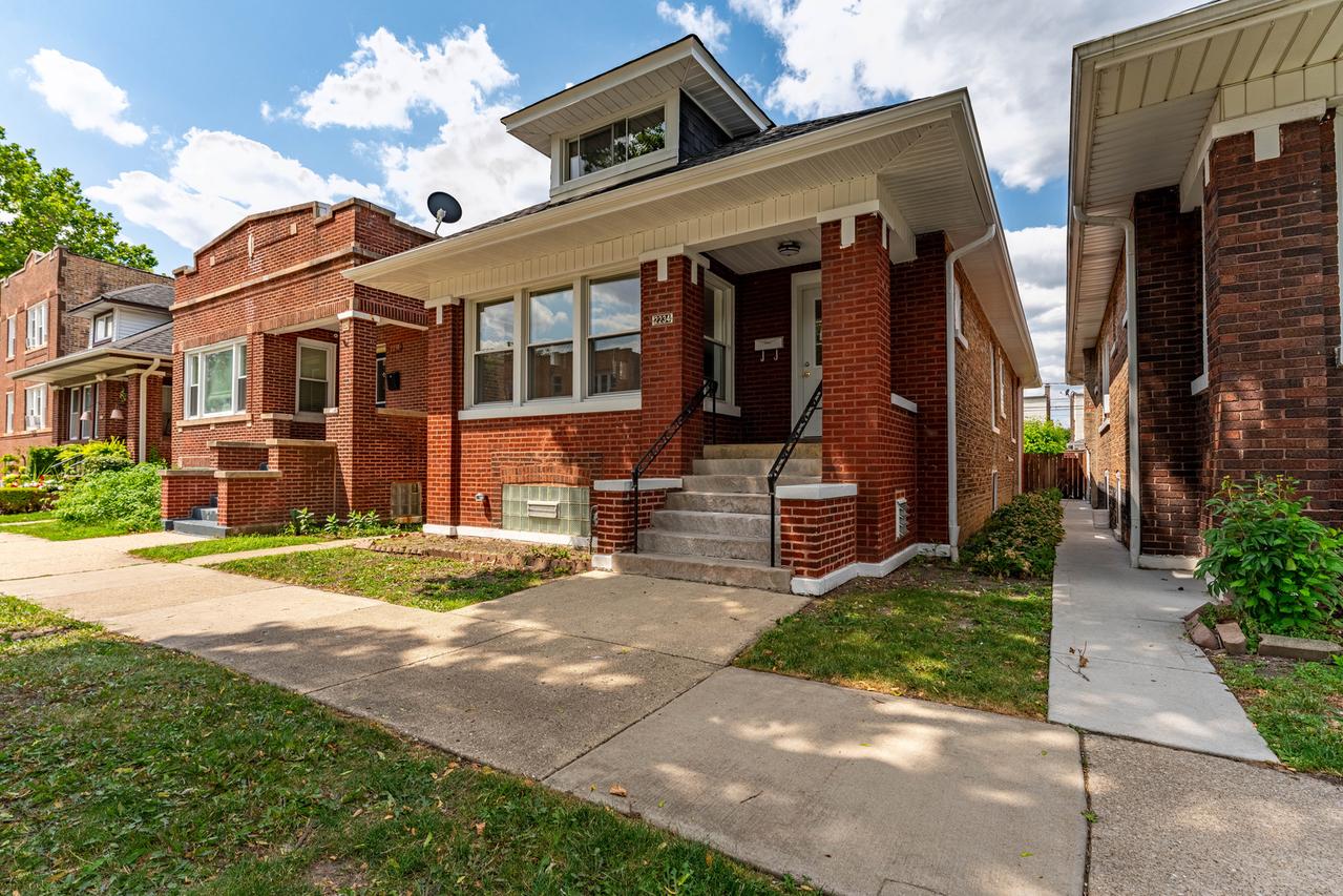 2234 Gunderson Ave., Berwyn, IL 60402