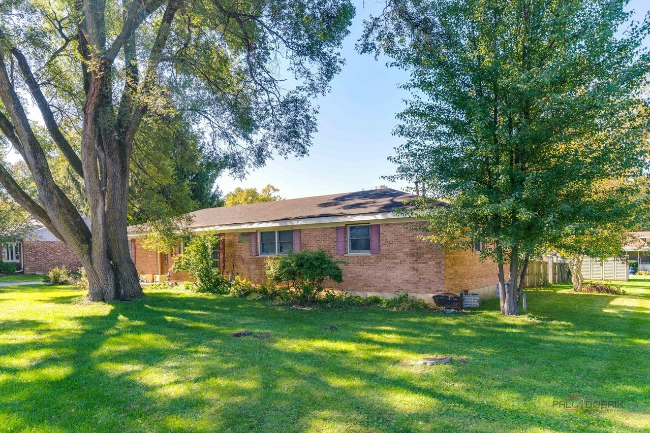 6703 Hawthorne Dr., Cary, IL 60013