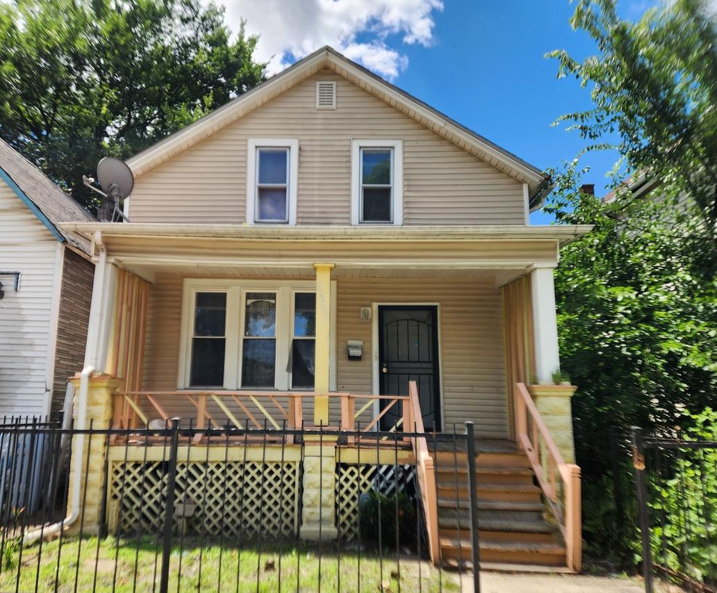11566 S Lafayette Ave., Chicago, IL 60628
