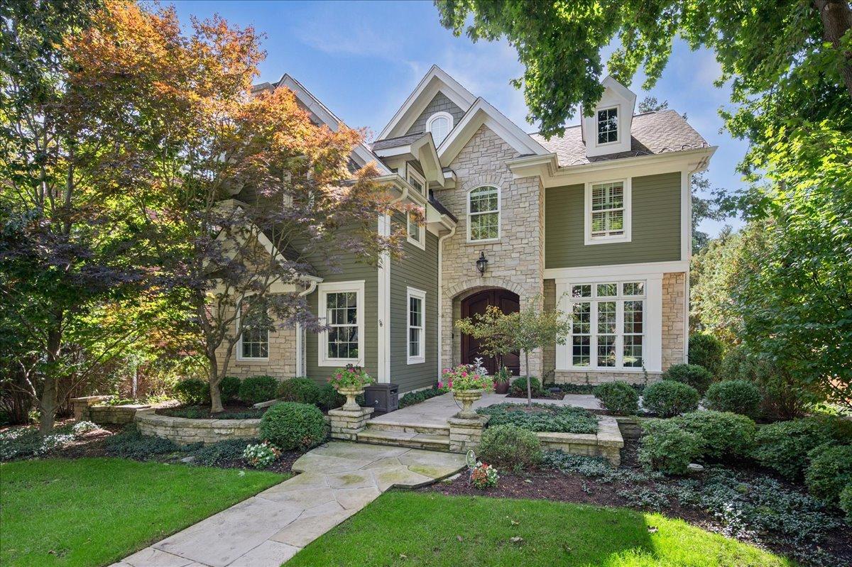 1036 Ash St., Winnetka, IL 60093