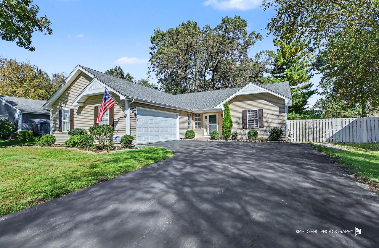 714 Dartmouth Dr., Island Lake, IL 60042