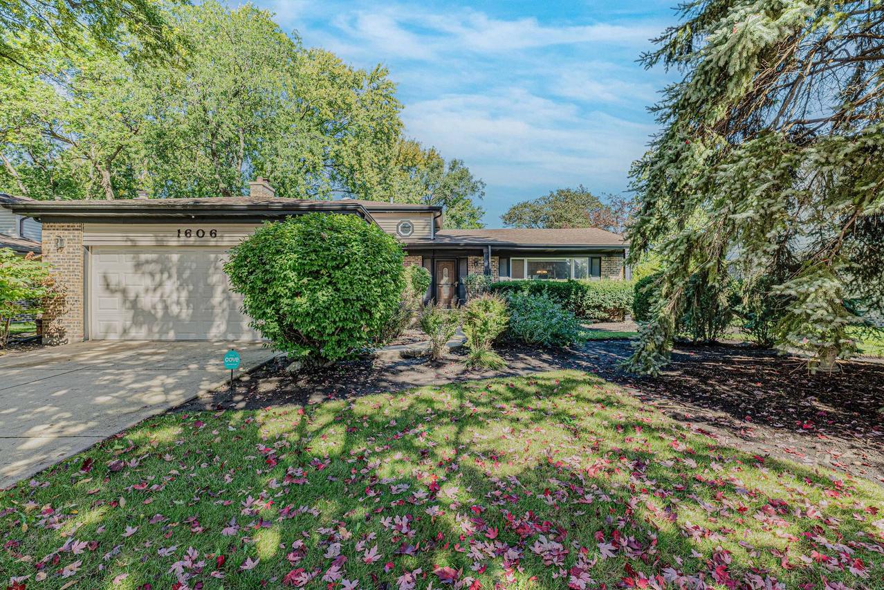 1606 E Waverly Ct., Arlington Heights, IL 60004