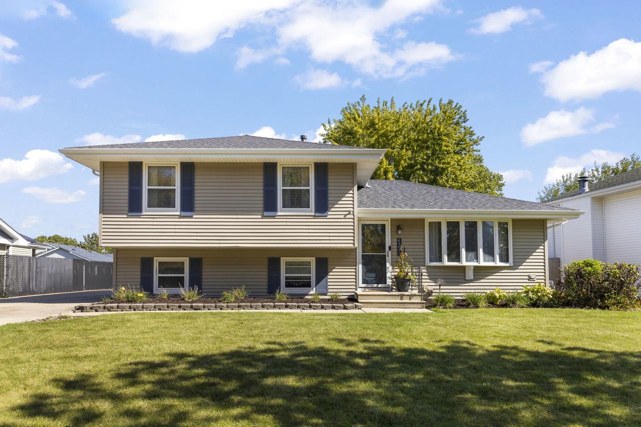 2908 Frank Turk Dr., Plainfield, IL 60586