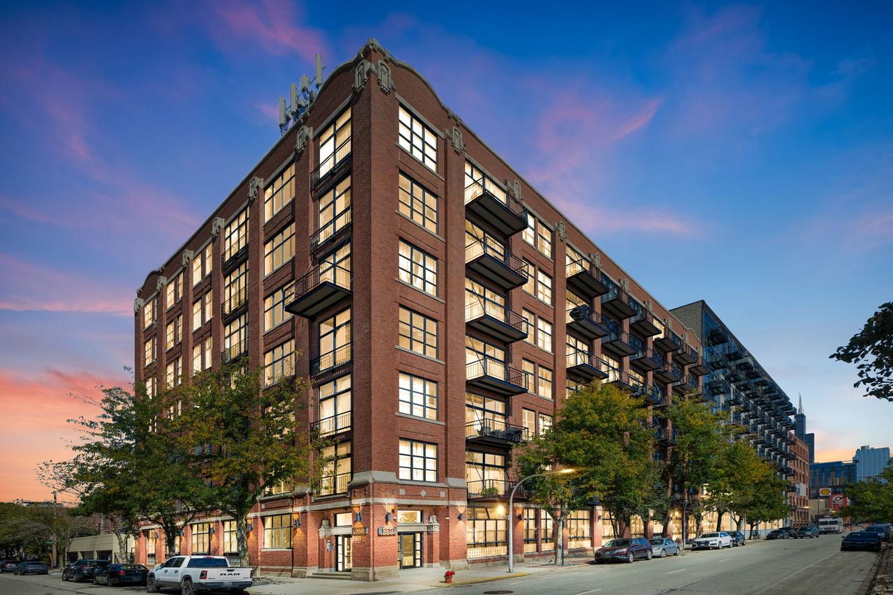 1250 W Van Buren St. #511, Chicago, IL 60607