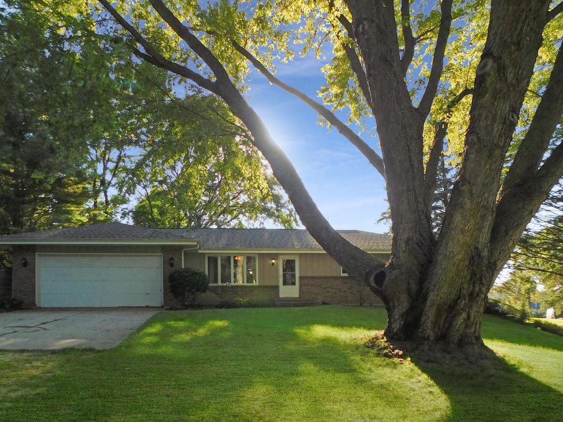 12544 Chuckanut Dr., Roscoe, IL 61073
