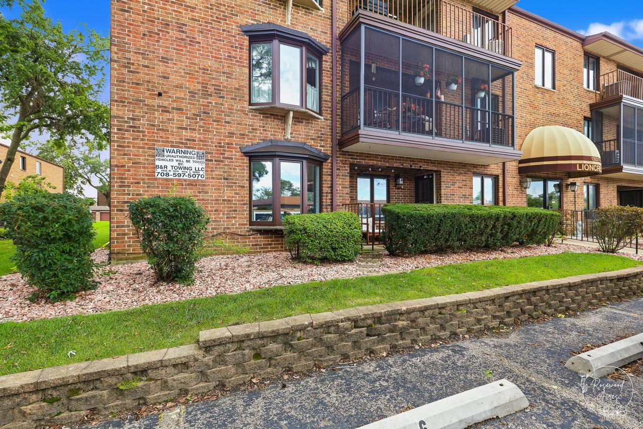 13531 Lamon Ave. #203, Crestwood, IL 60418