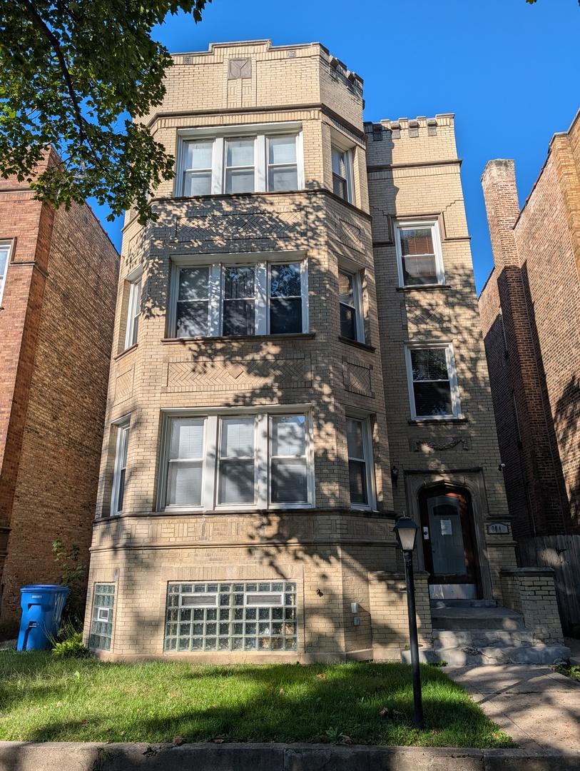9040 S Laflin St., Chicago, IL 60620
