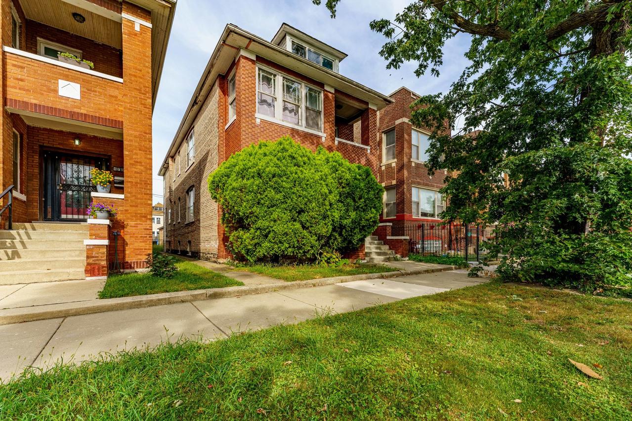 6734 S Maplewood Ave., Chicago, IL 60629