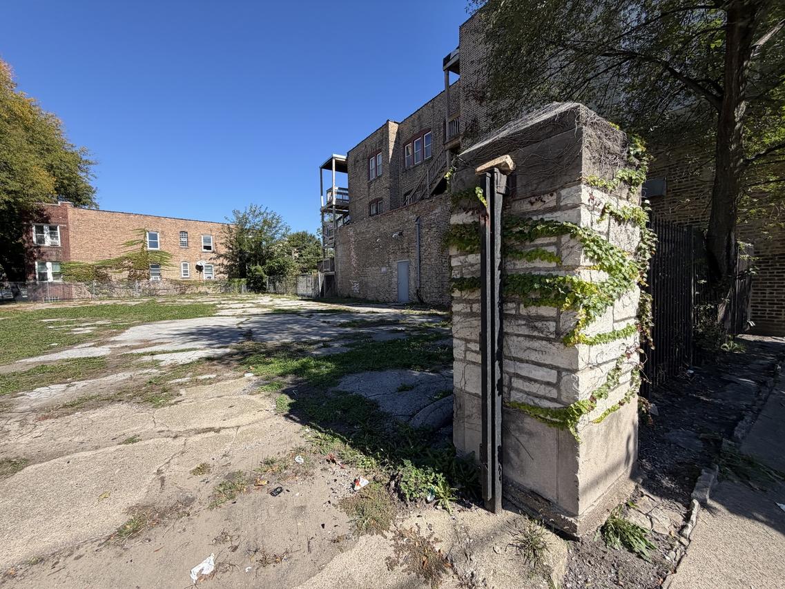 970 E 79th St., Chicago, IL 60619