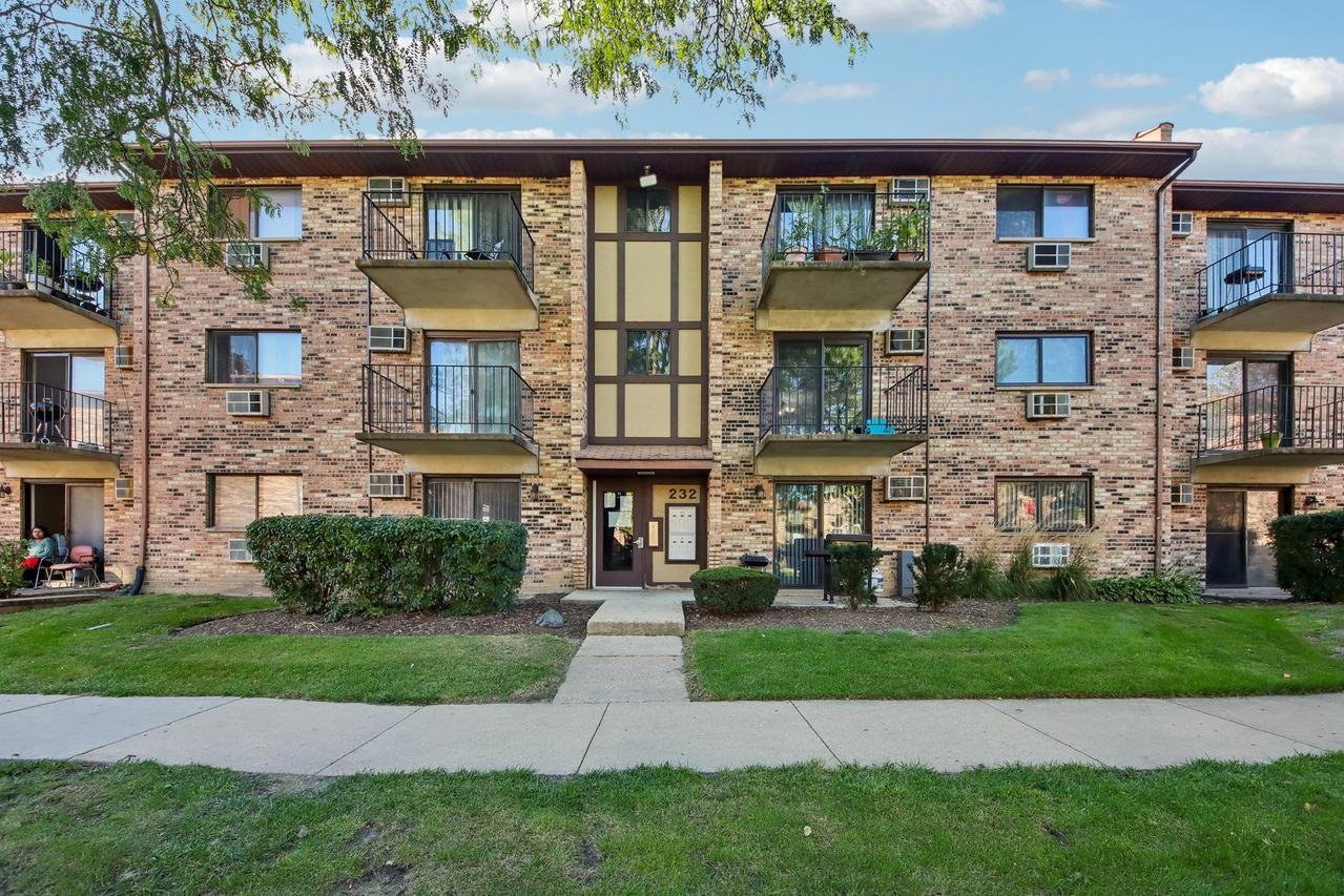 232 Klein Creek Ct. #4D, Carol Stream, IL 60188