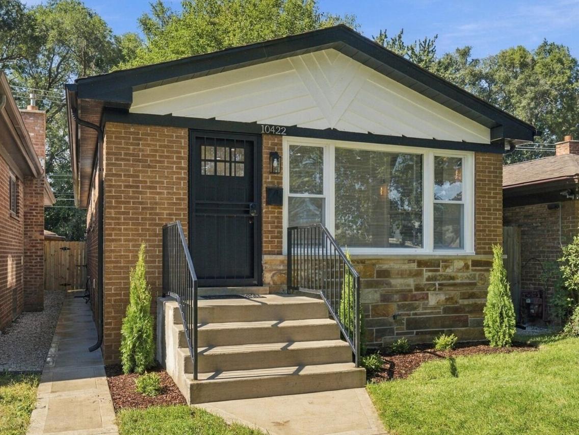 10422 S Green Bay Ave., Chicago, IL 60617