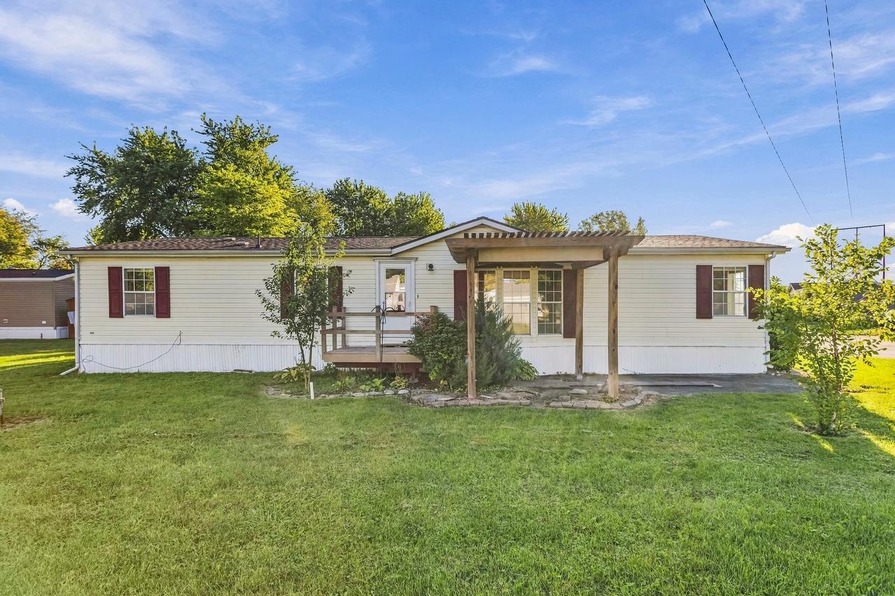 603 Bureau Ct., Mahomet, IL 61853
