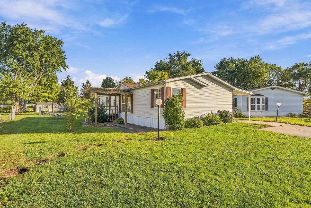 603 Bureau Ct., Mahomet, IL 61853