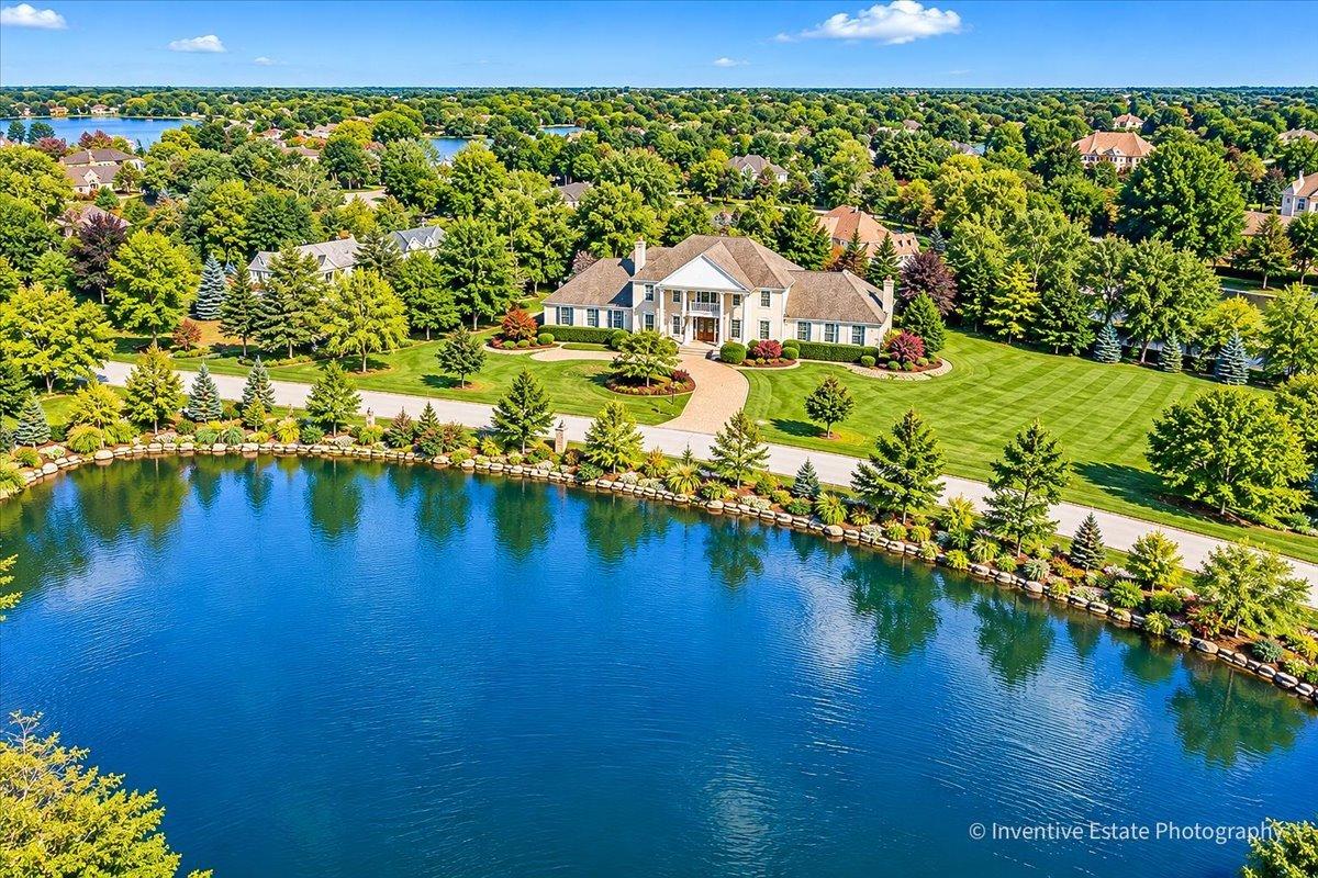 7 Willow Bay Dr., South Barrington, IL 60010