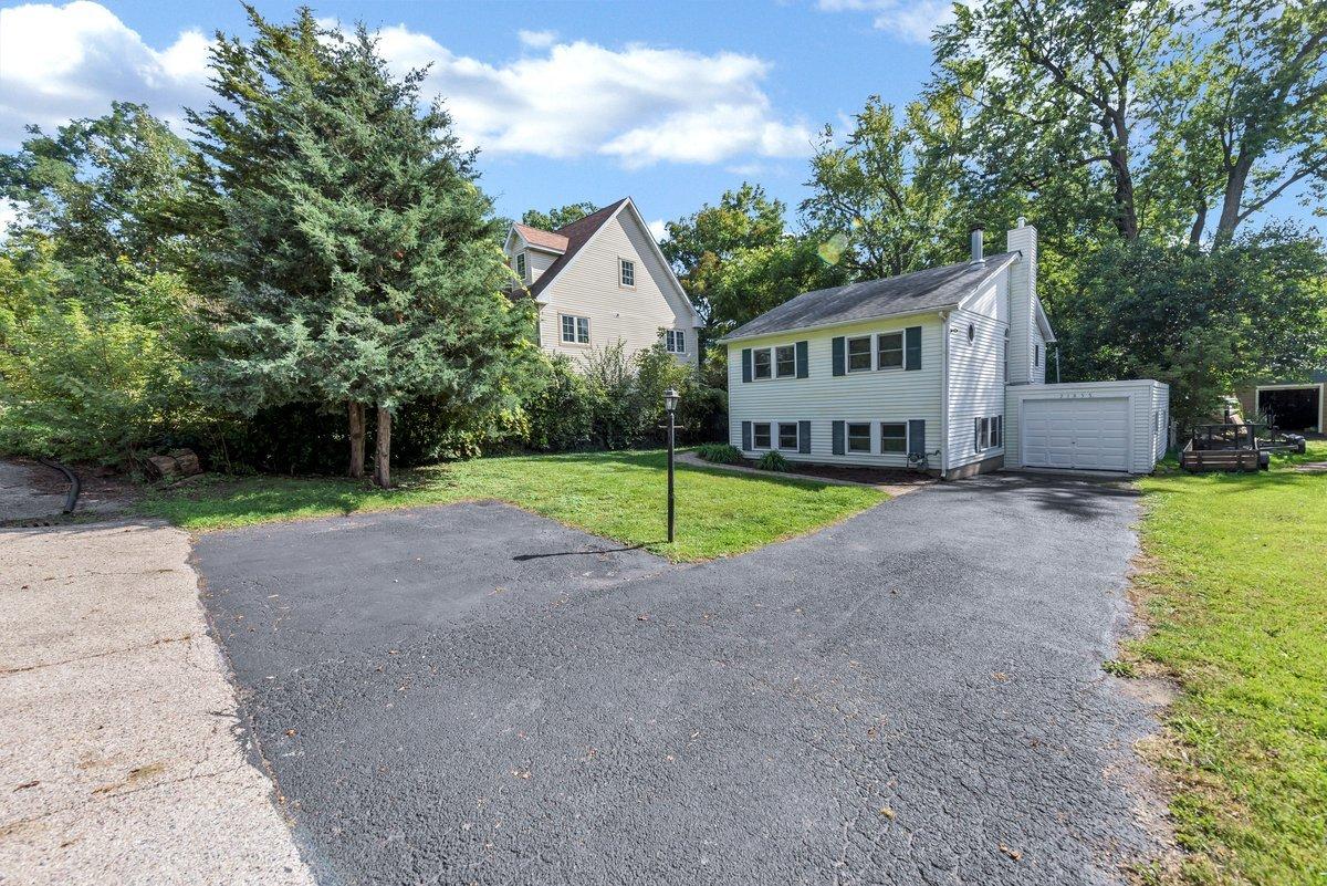 21855 W 4th St., Lake Villa, IL 60046