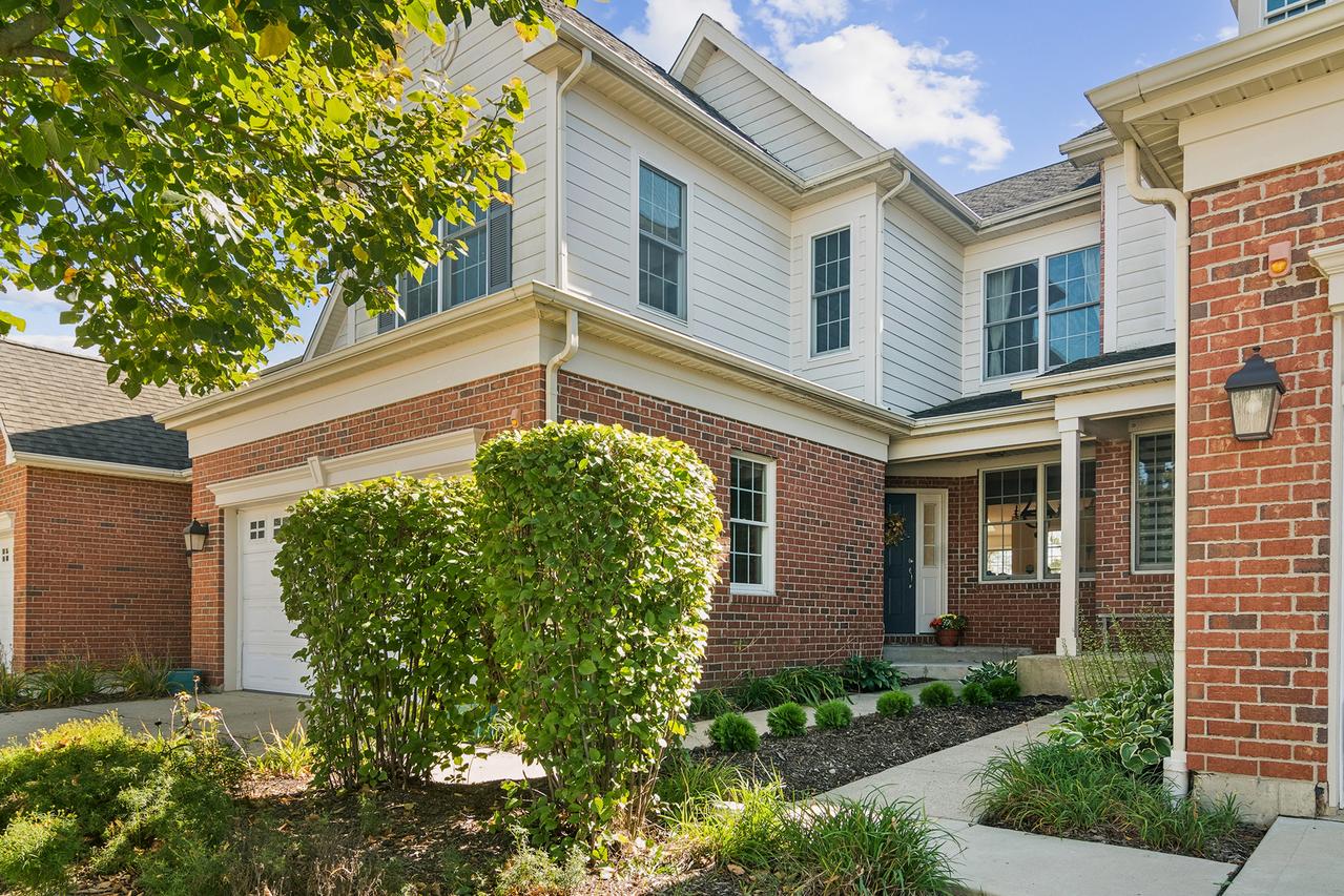 27 Harborside Way, Hawthorn Woods, IL 60047