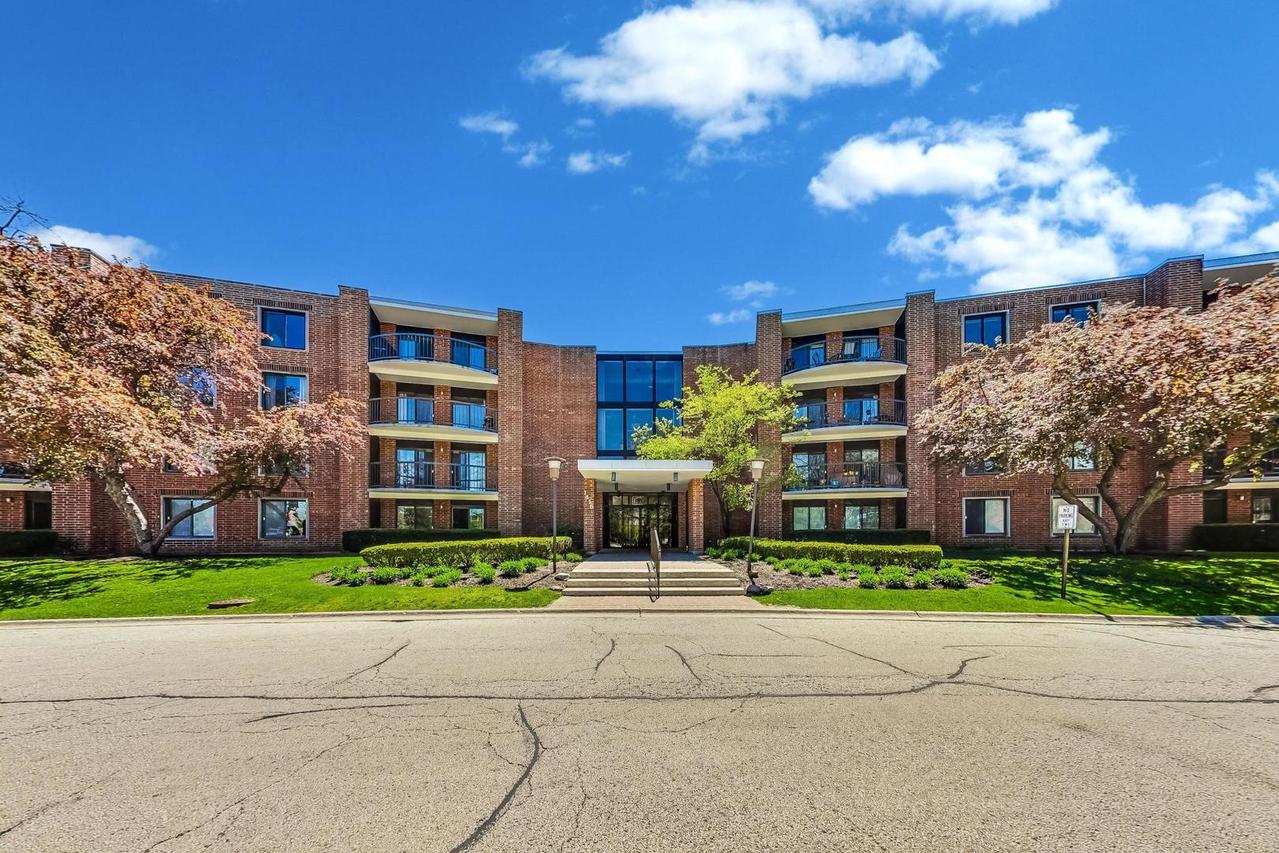 1415 E Central Rd. #222C, Arlington Heights, IL 60005