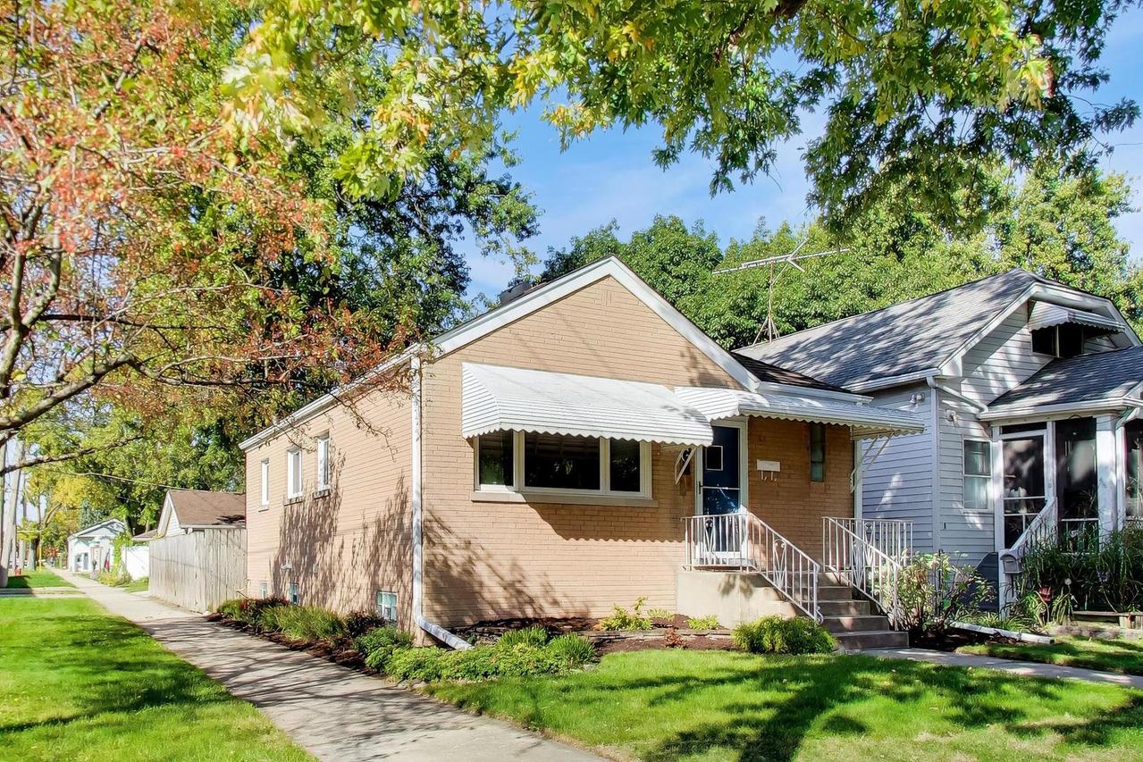 3848 Raymond Ave., Brookfield, IL 60513