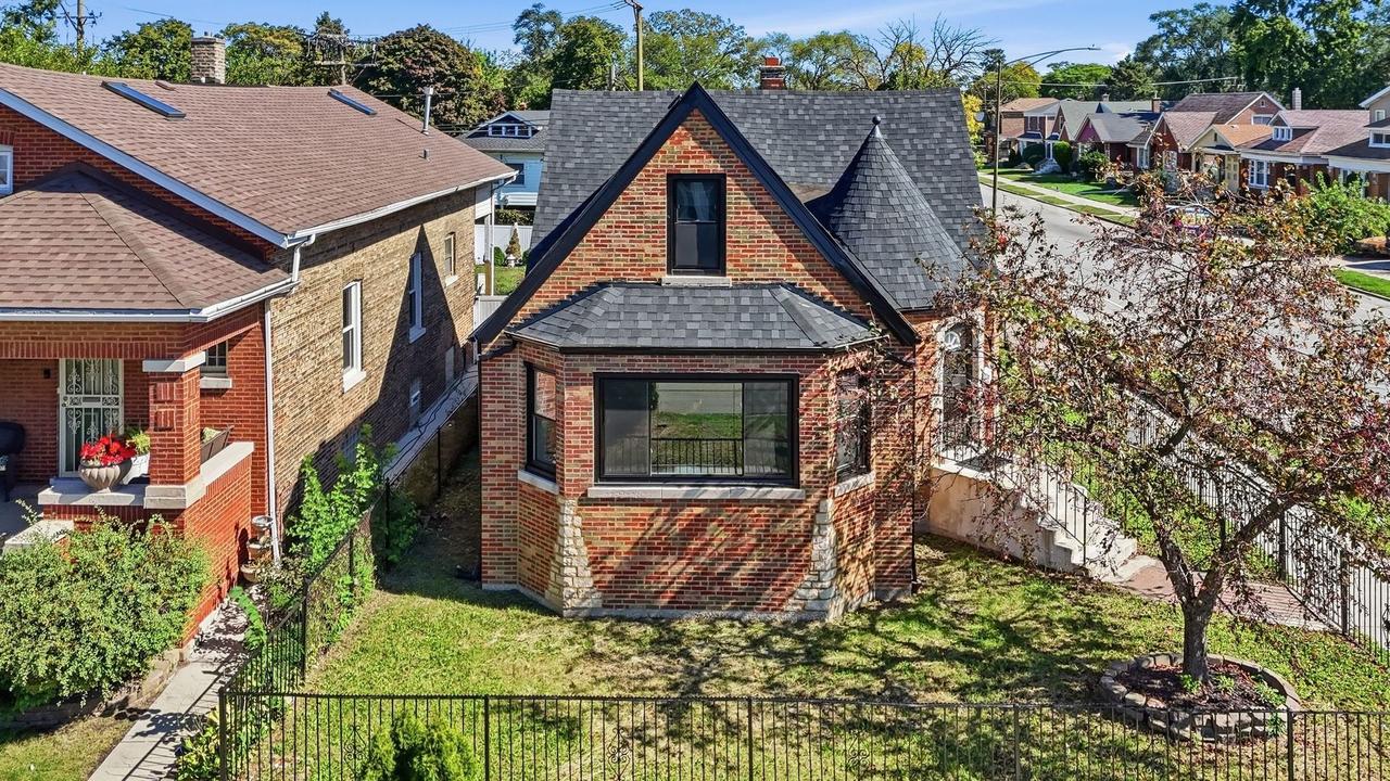 8257 S Blackstone Ave., Chicago, IL 60619