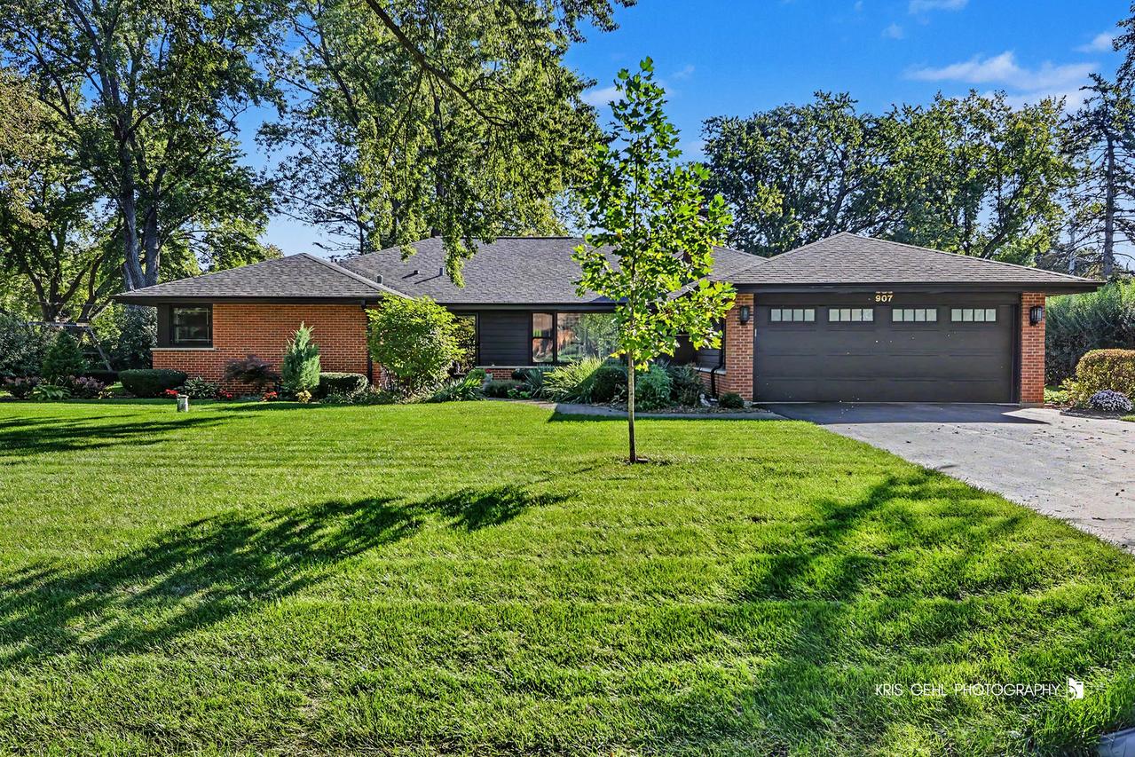 907 Sherwood Dr., Prospect Heights, IL 60070