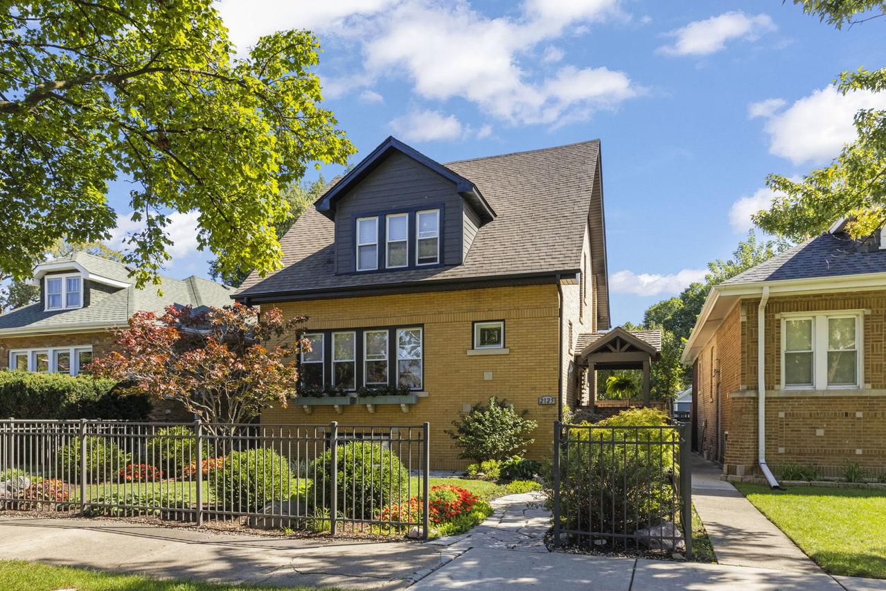 2125 N Neva Ave., Chicago, IL 60707