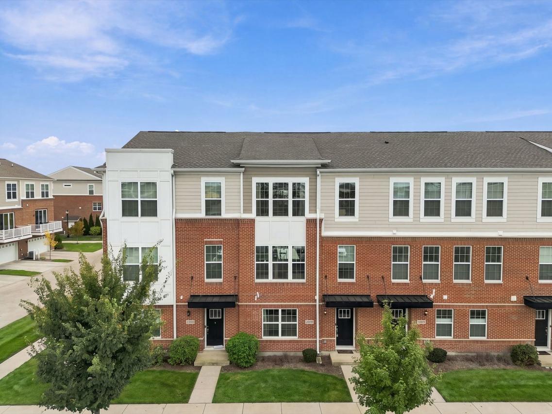2910 Reflection Dr., Naperville, IL 60564