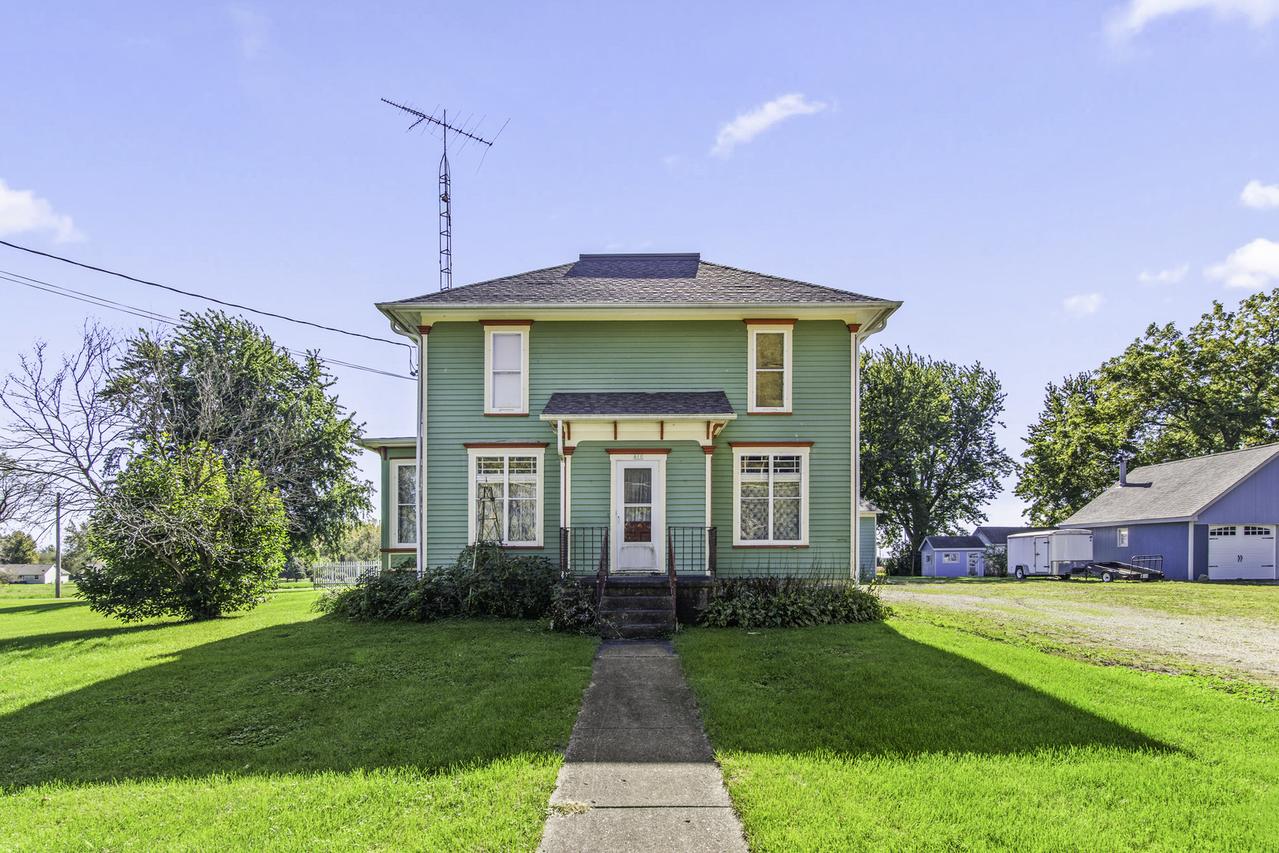 611 Chicago Rd., Paw Paw, IL 61353