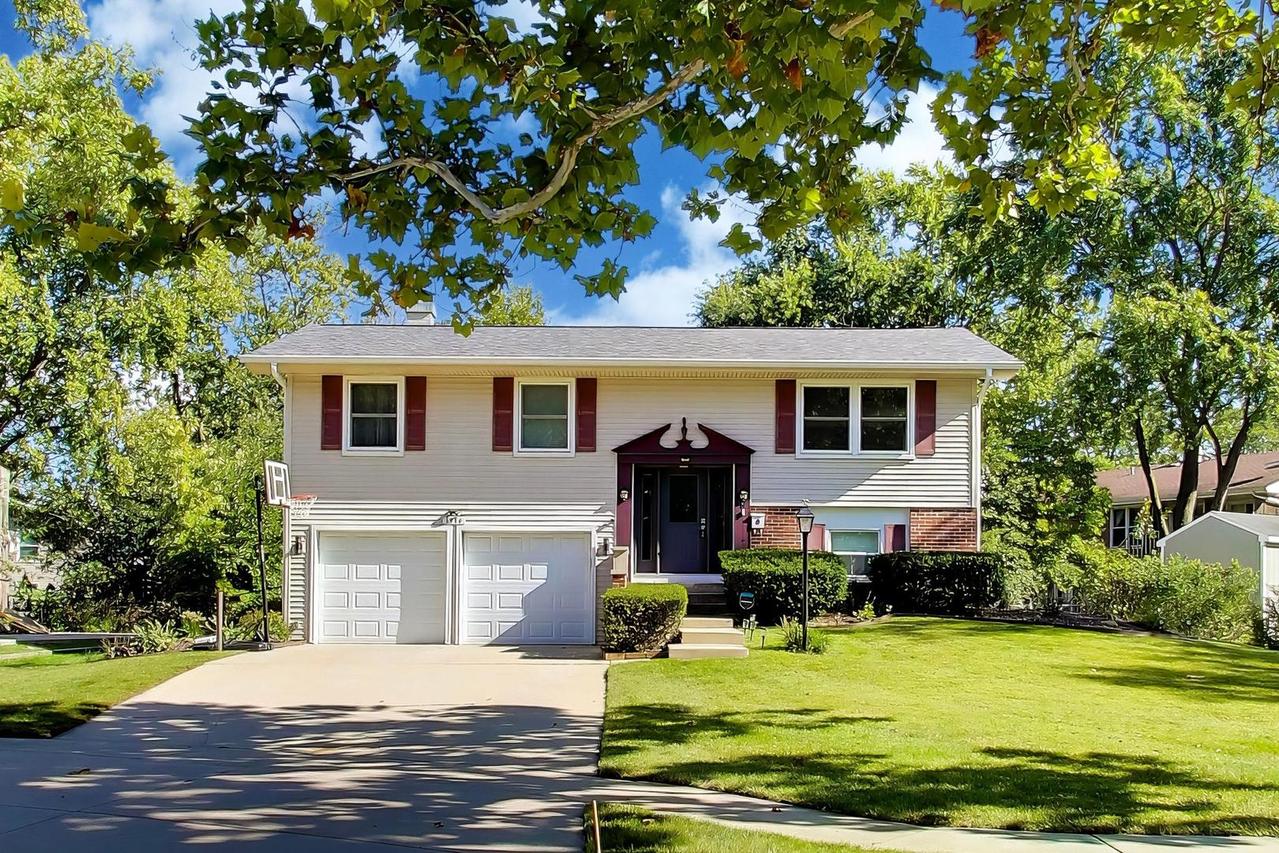 1344 Blair Ln., Hoffman Estates, IL 60169