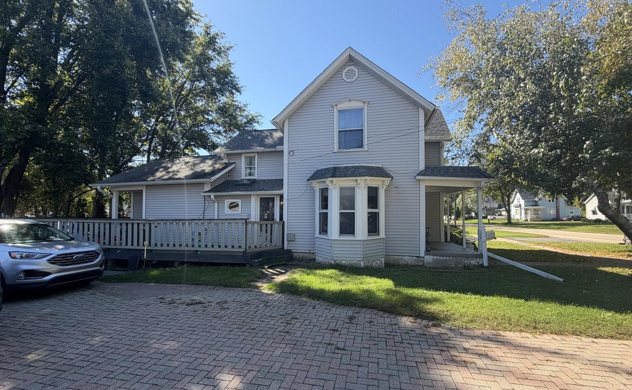 230 W Perry St., Belvidere, IL 61008