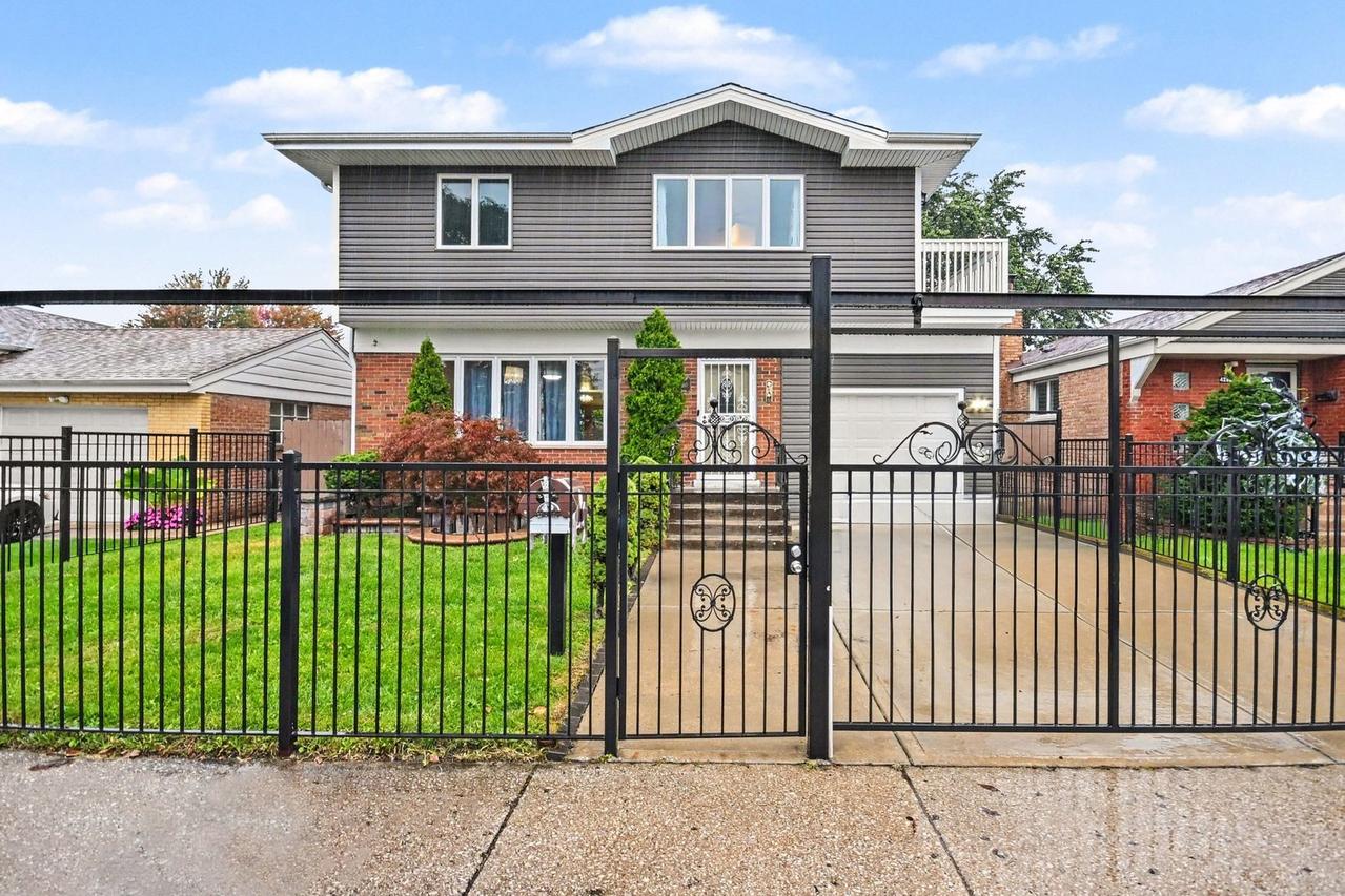 4260 W 82nd Pl., Chicago, IL 60652
