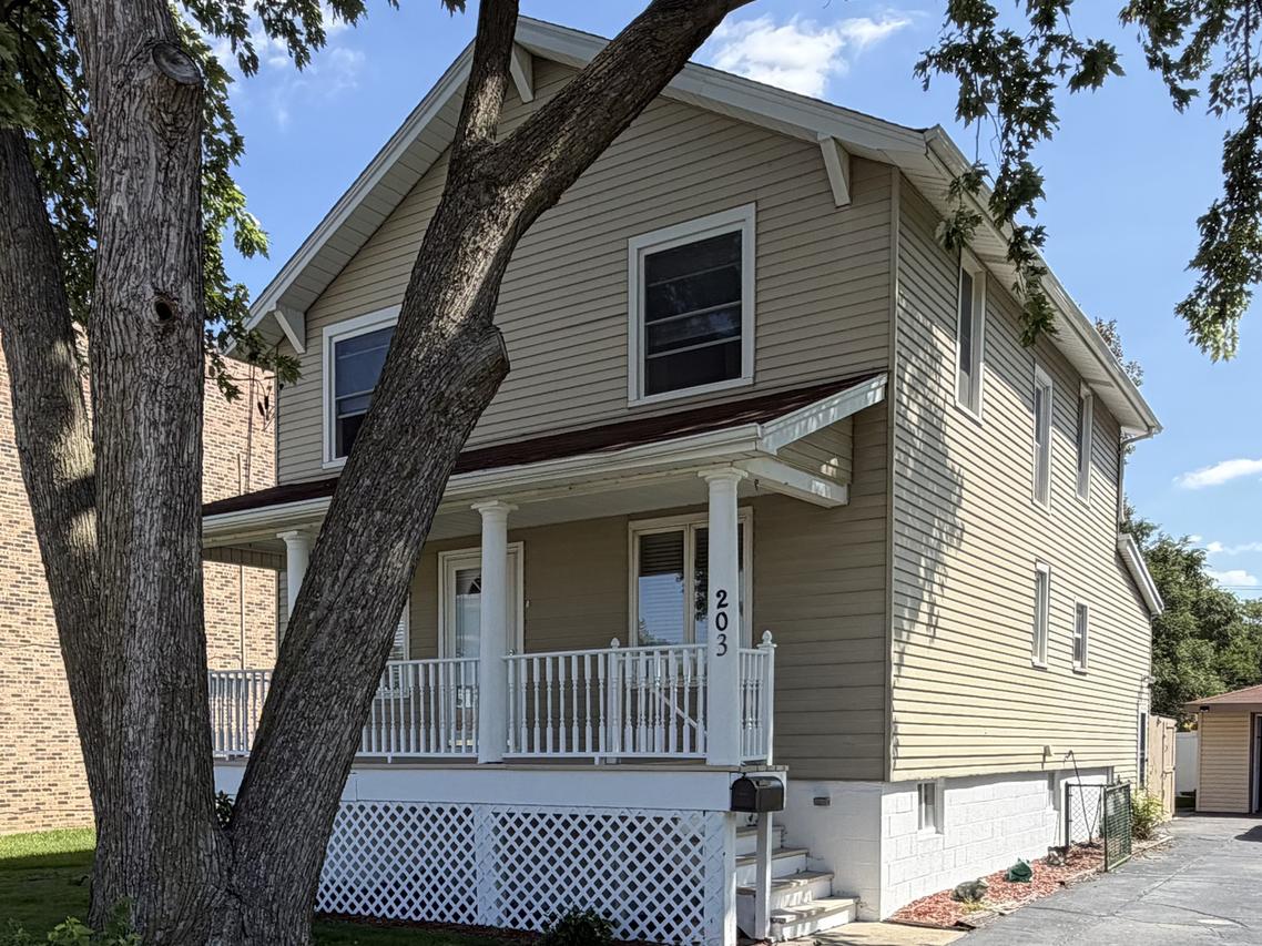 203 N Wolcott St., Thornton, IL 60476