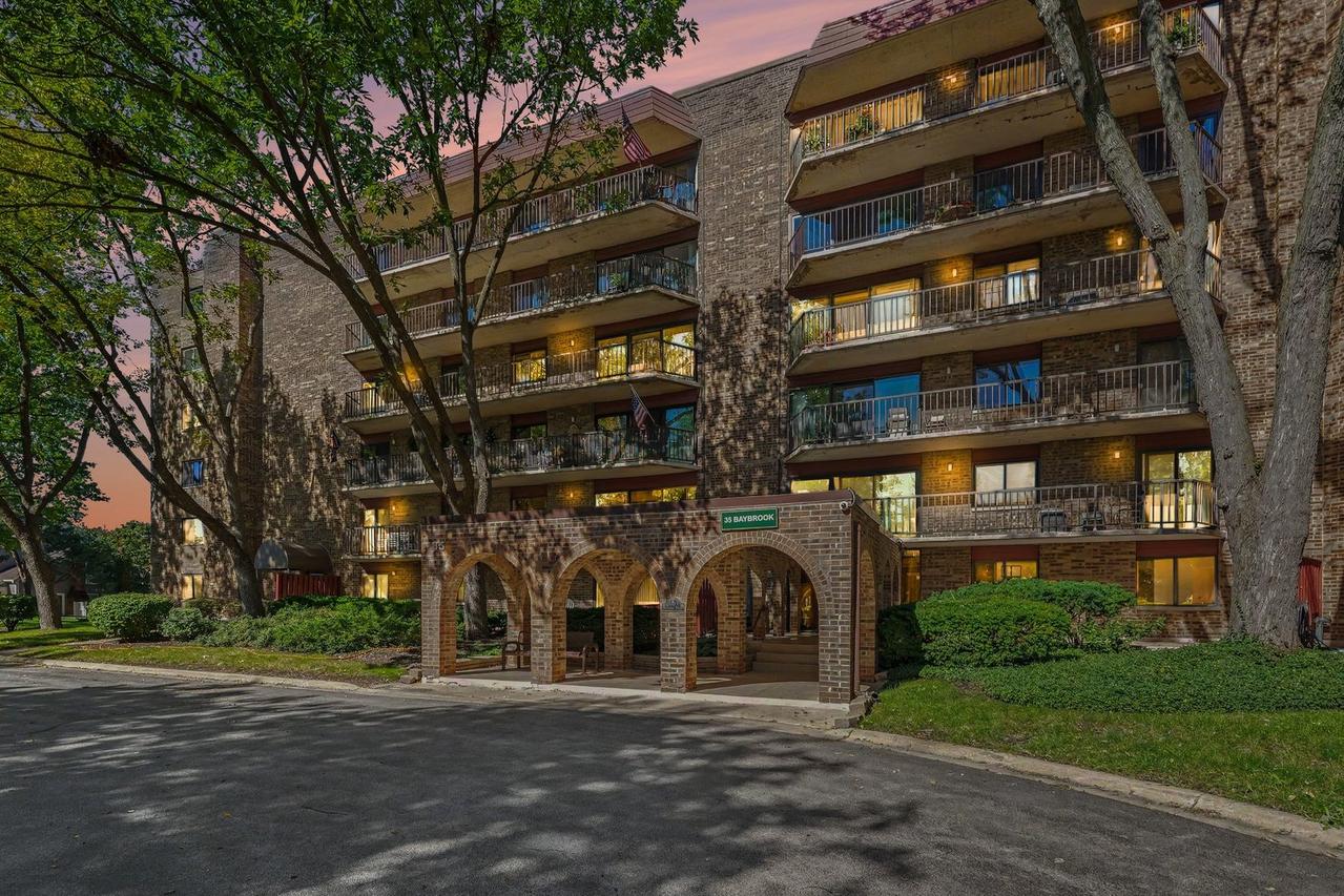 35 S Baybrook Dr. #309, Palatine, IL 60074
