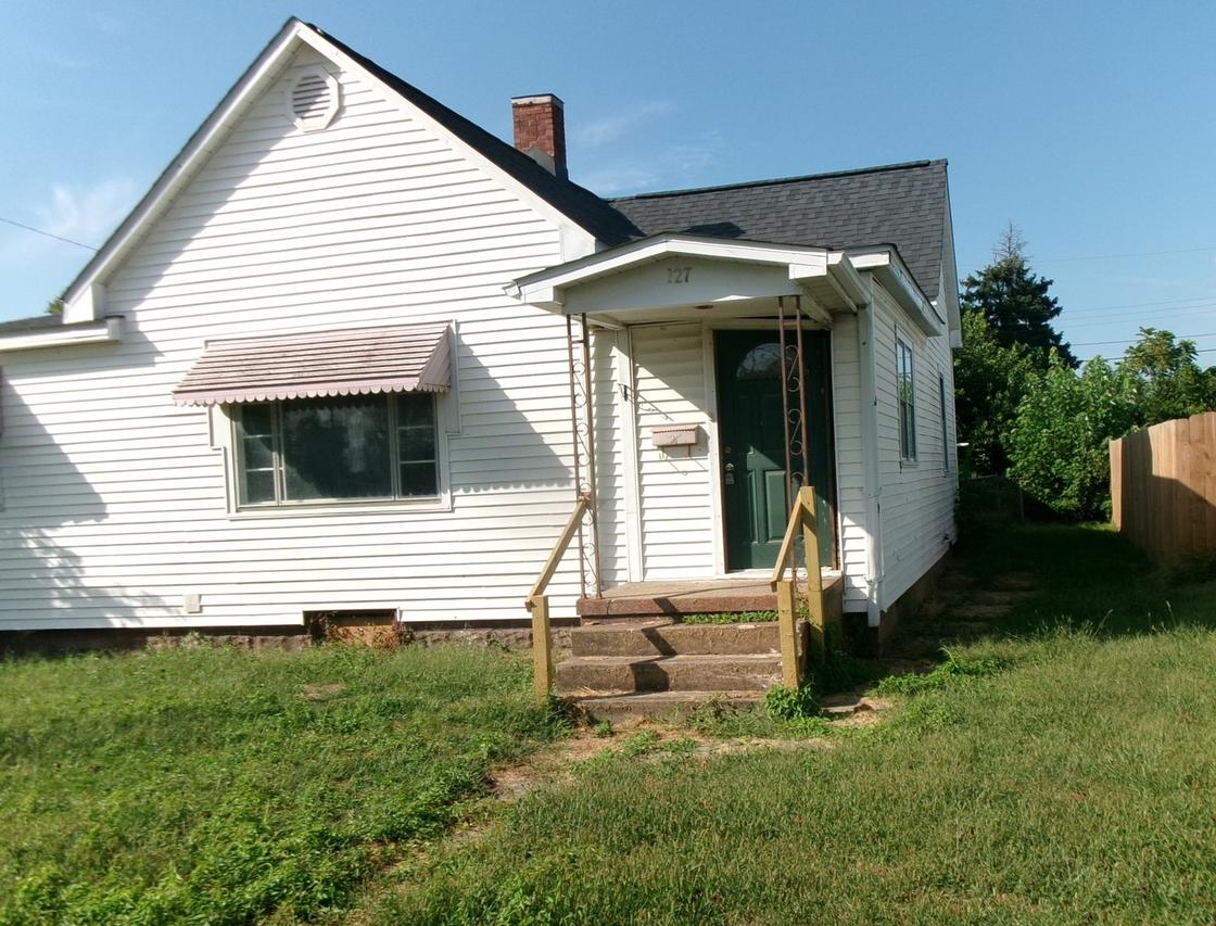 127 Victor St., Westville, IL 61883