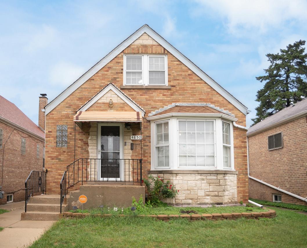 4850 W Waveland Ave., Chicago, IL 60641