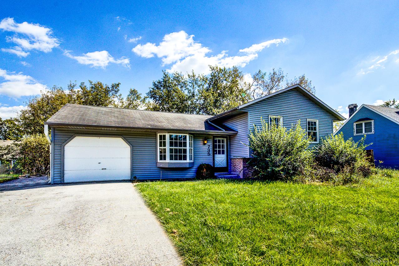 735 Bradley Ave., Matteson, IL 60443
