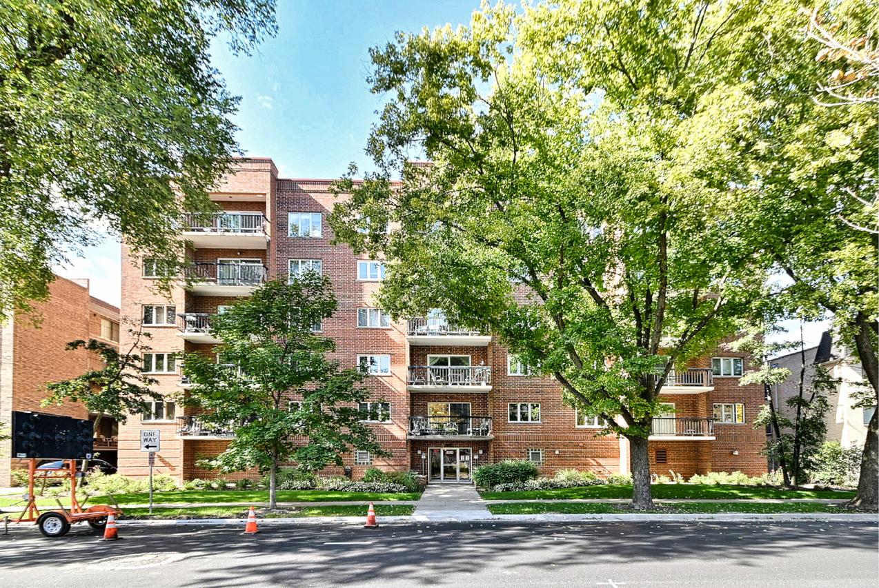 820 Graceland Ave. #505, Des Plaines, IL 60016