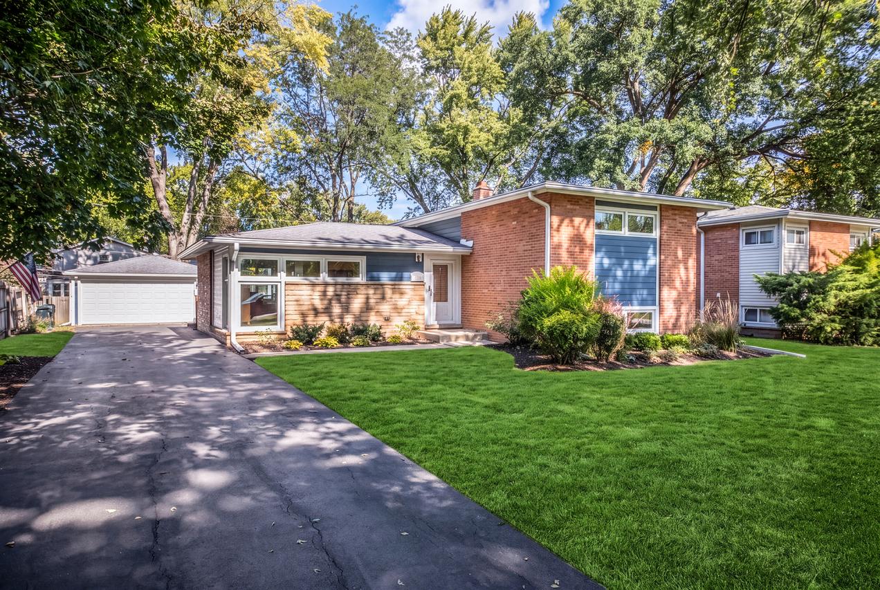 252 W Pleasant Hill Blvd., Palatine, IL 60067