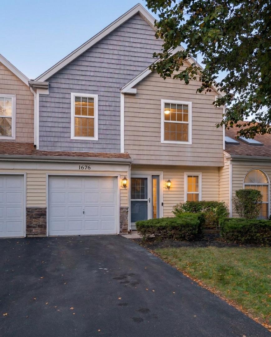 1676 Pebble Beach Cir., Elgin, IL 60123