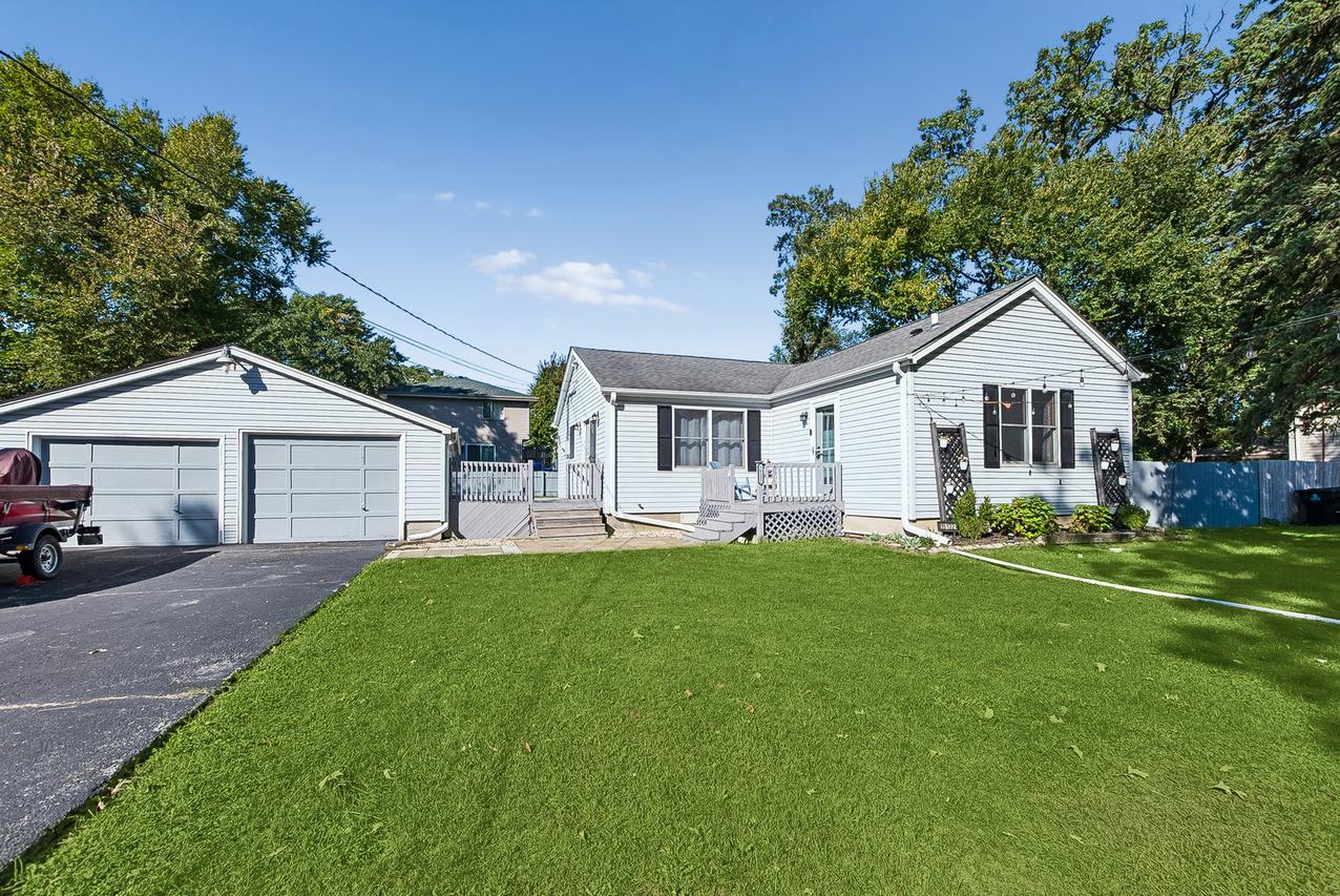 16132 Latrobe Ave., Oak Forest, IL 60452