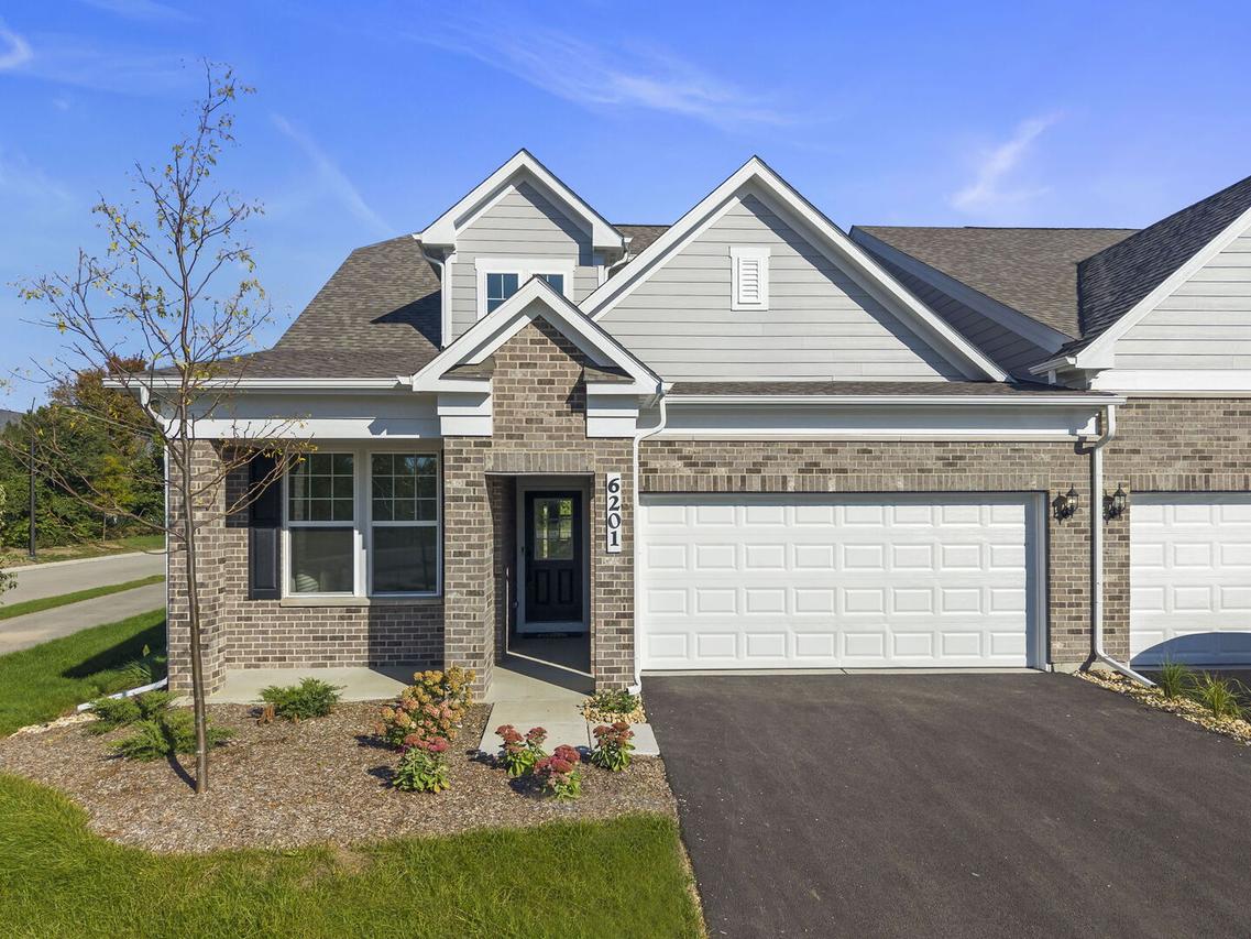 6201 Links Dr. #24001, Woodridge, IL 60517
