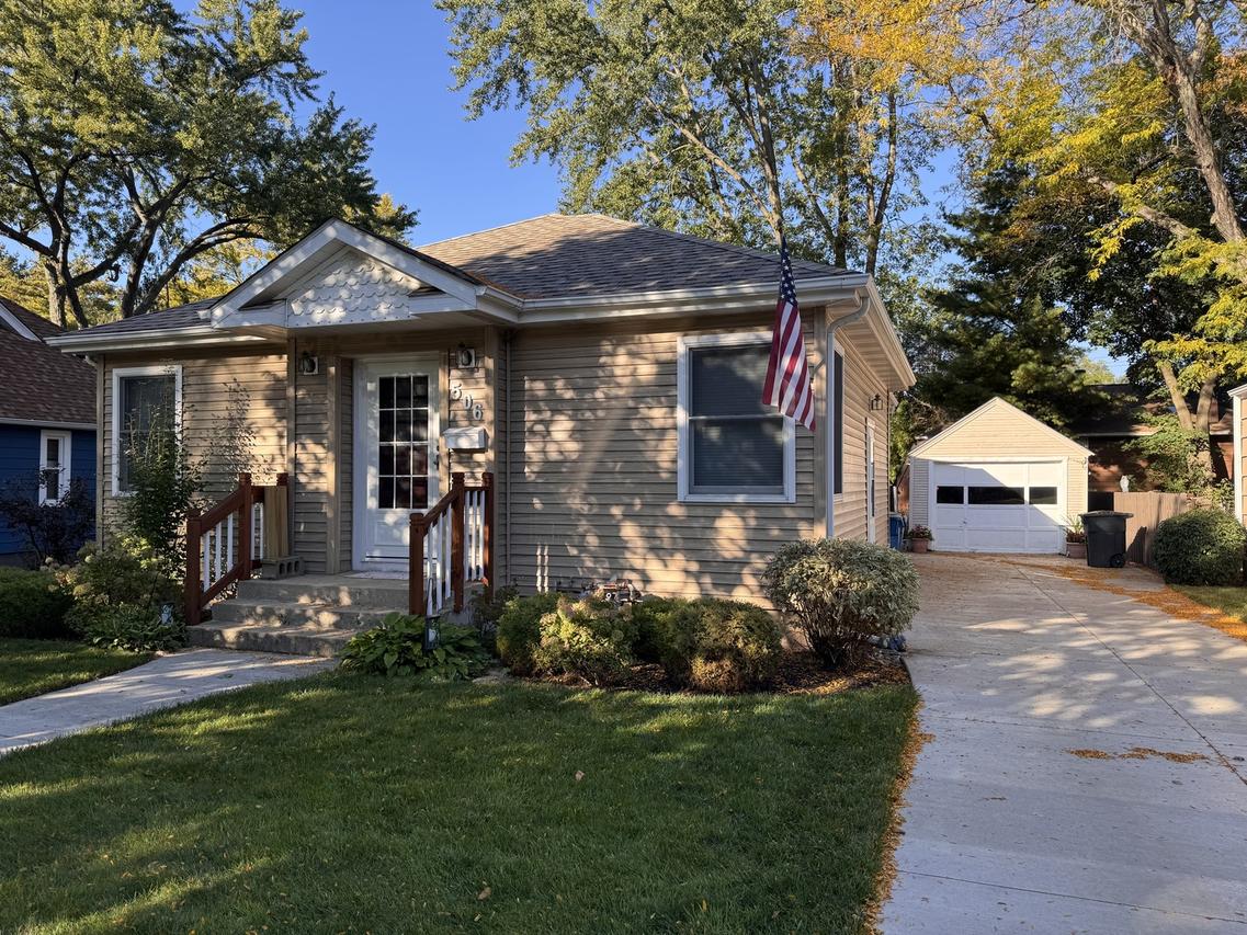 506 S 3rd St., West Dundee, IL 60118
