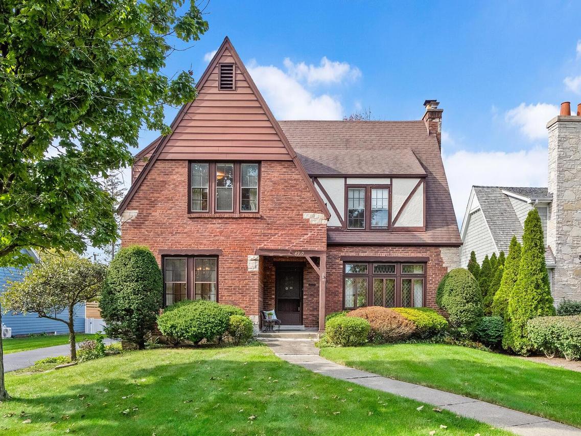 4910 Grand Ave., Western Springs, IL 60558