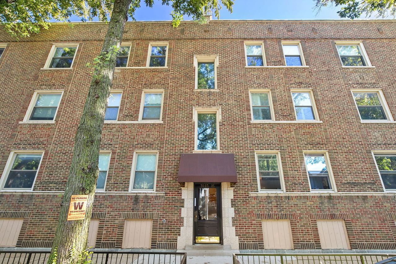 7025 N Wolcott Ave. #2, Chicago, IL 60626