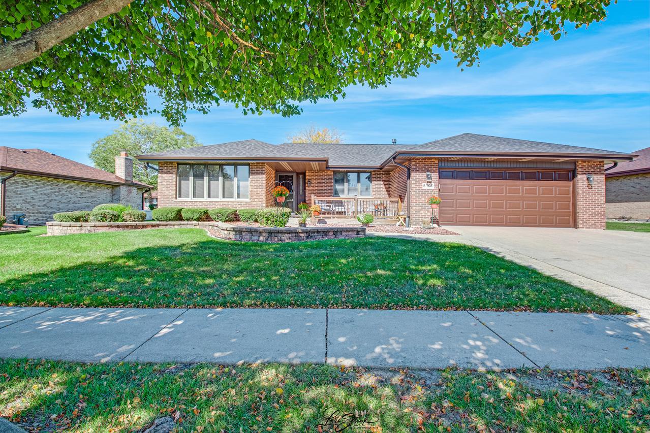 8300 162nd Pl., Tinley Park, IL 60477