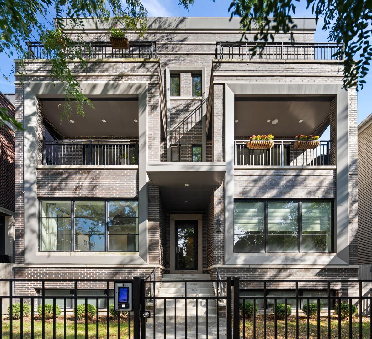 2541 N Wayne Ave. #1N, Chicago, IL 60614